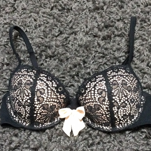 Gilligan & O'Malley Other - EUC Lace padded cup underwire bra